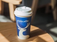 瑞幸咖啡2021年营收79亿元，经营亏损收窄至5.39亿元