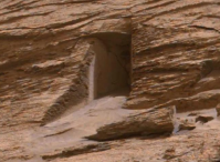 火星上发现一道“门”似乎通向一个隐秘的地下隧道